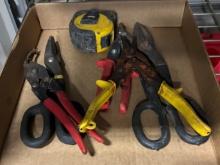 Box Lot of Assorted Hand Tools