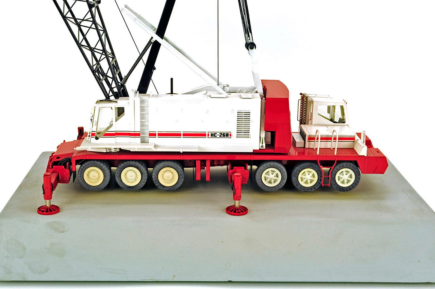 Link Belt HC 268 Truck Crane - 1:48