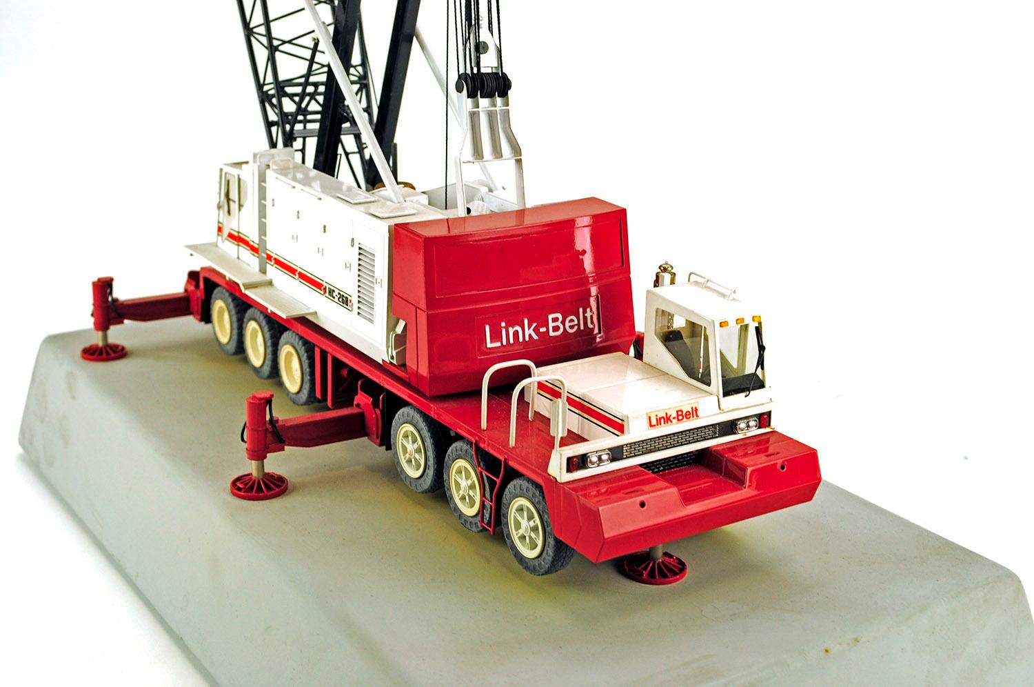 Link Belt HC 268 Truck Crane - 1:48