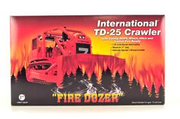 International TD-25 Fire Dozer Crawler - Red - 1:25