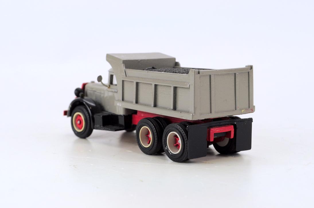 White Motors Dump Truck with Asphalt Load - 1:55
