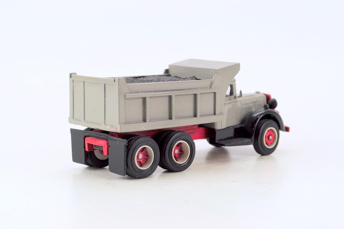 White Motors Dump Truck with Asphalt Load - 1:55