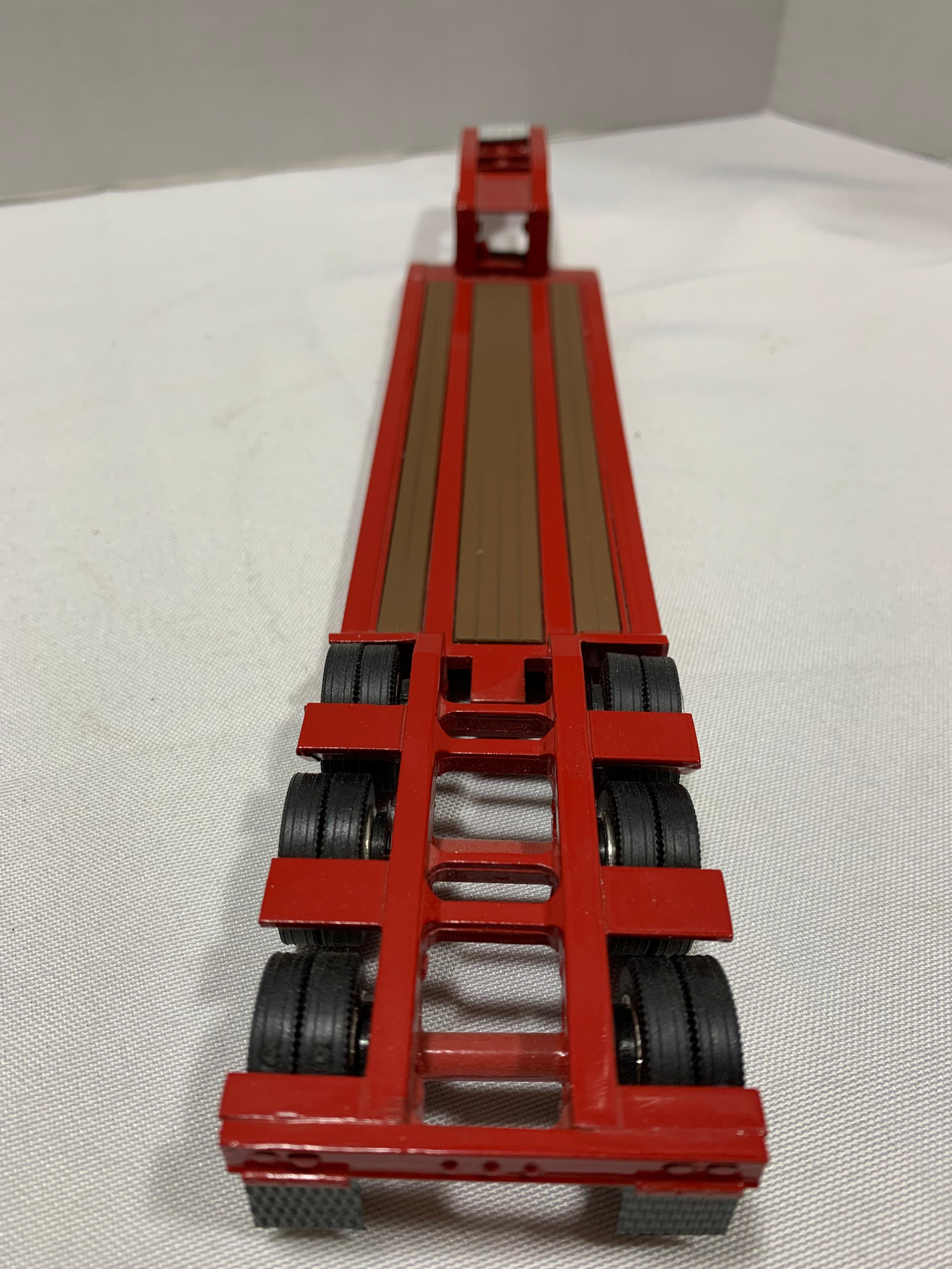 Trail King 3 Axle Low Loader- Red - 1:48