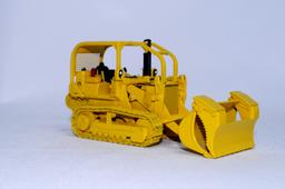 International 175 Crawler & Ripper w/Demolition Bucket