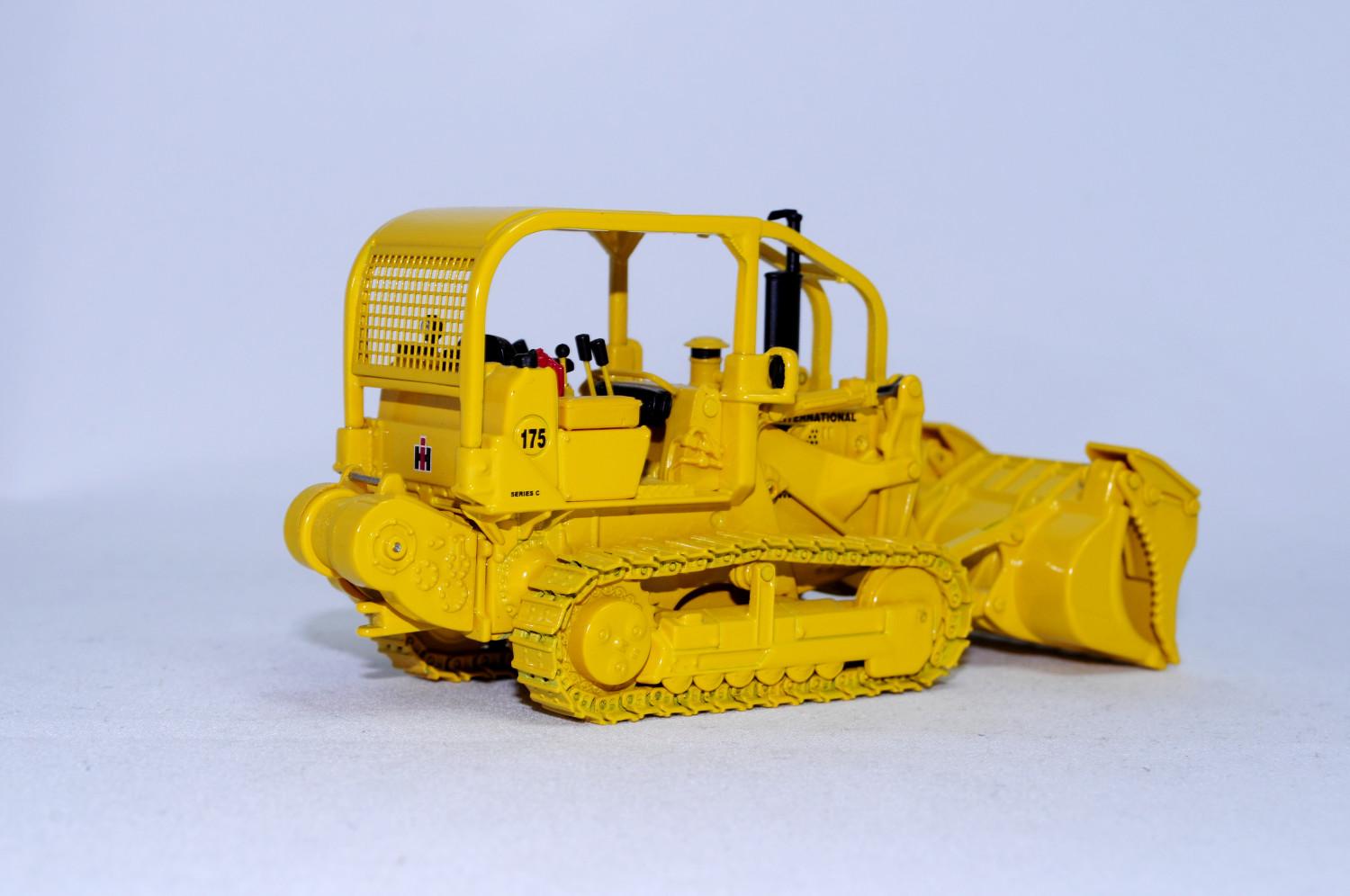 International 175 Crawler & Ripper w/Demolition Bucket