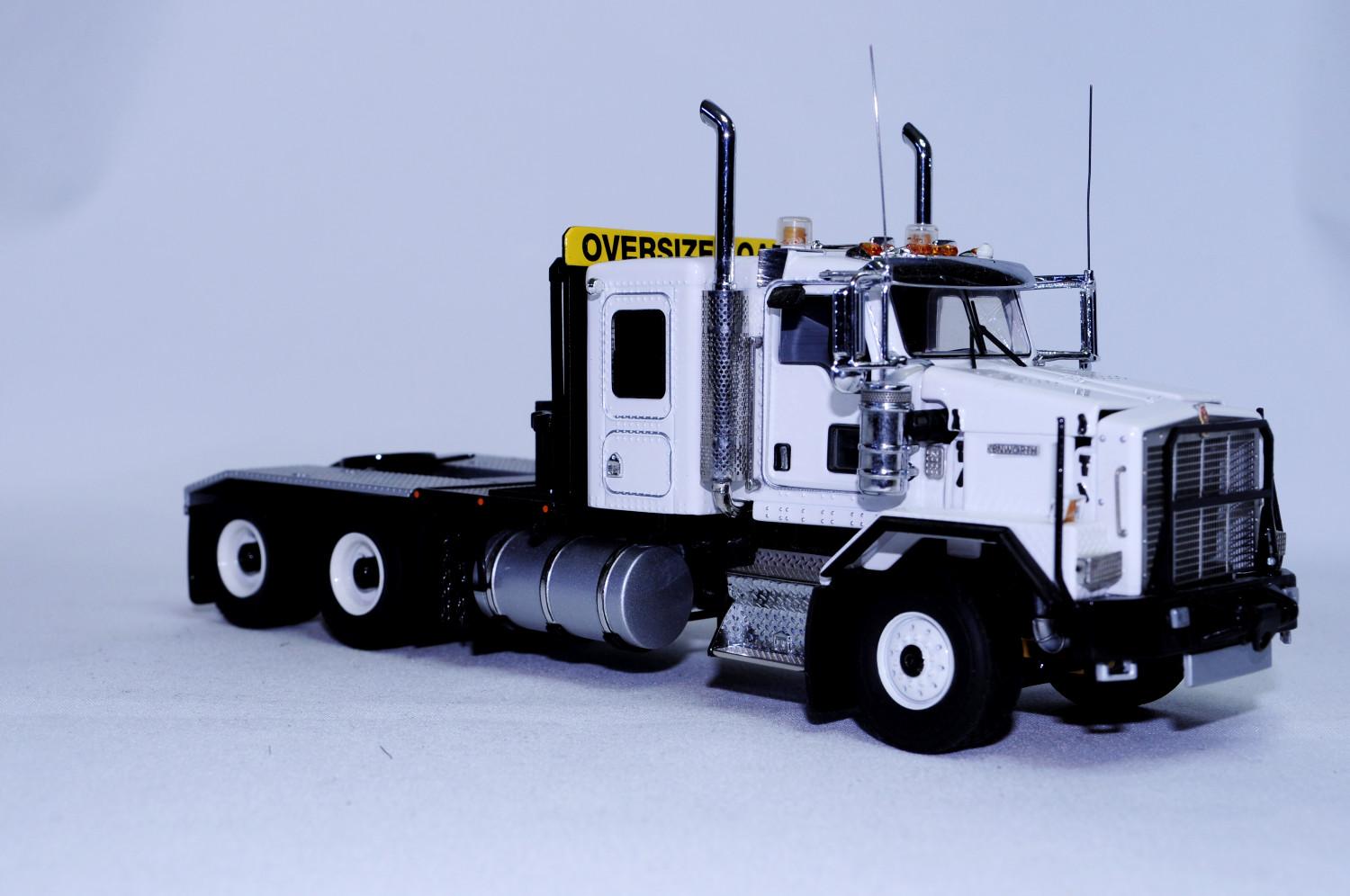 Kenworth C500B Heavy Tractor