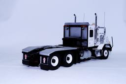 Kenworth C500B Heavy Tractor
