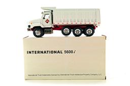 International 5600i Dump Truck - White