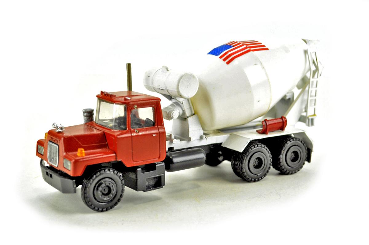 Mack R-Model Concrete Mixer - Red/White