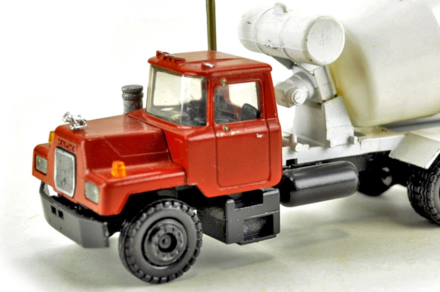 Mack R-Model Concrete Mixer - Red/White