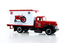 International 1957 Dry Goods Van - IH - 1:34