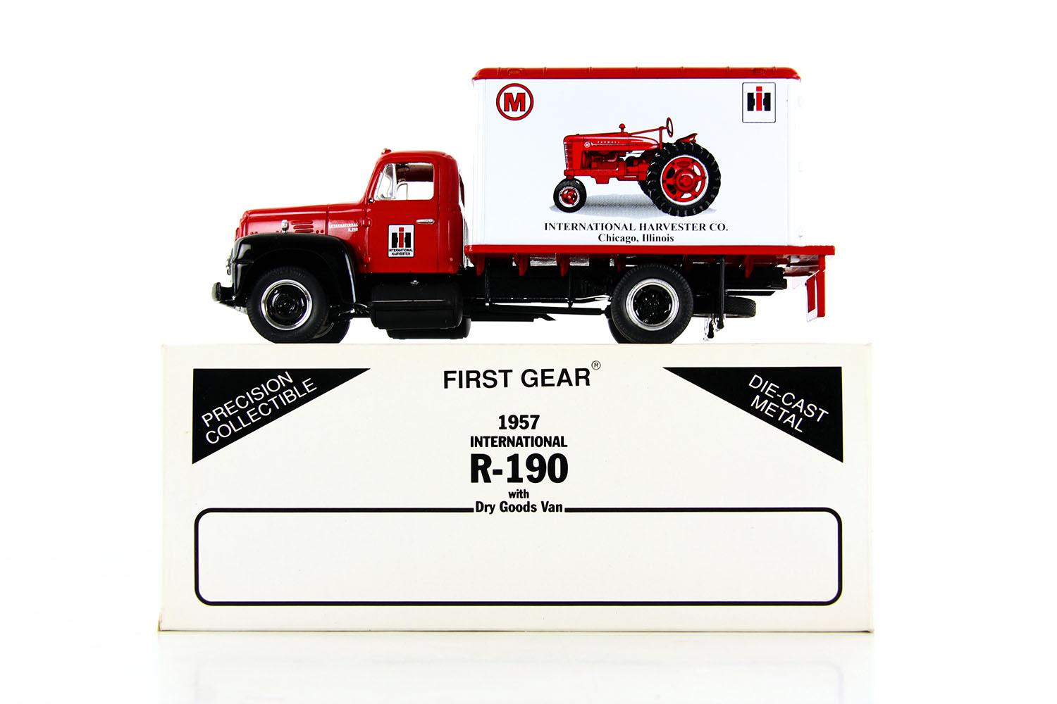 International 1957 Dry Goods Van - IH - 1:34