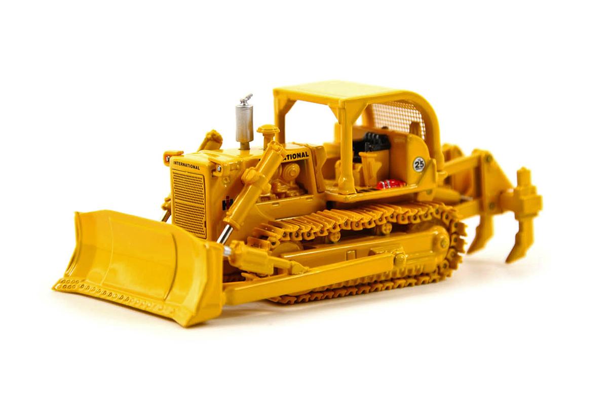 International TD-25 Dozer with Ripper