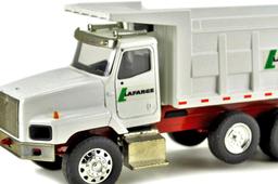 International 5600i Dump Truck - LaFarge