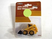 John Deere 675 Skid Steer Loader - 1:64