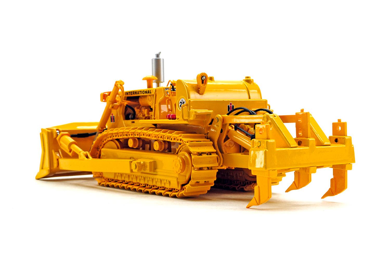 International TD-25 Dozer w/Ripper