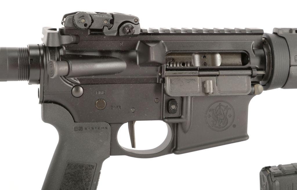 Smith & Wesson MP15 in 5.56 MM