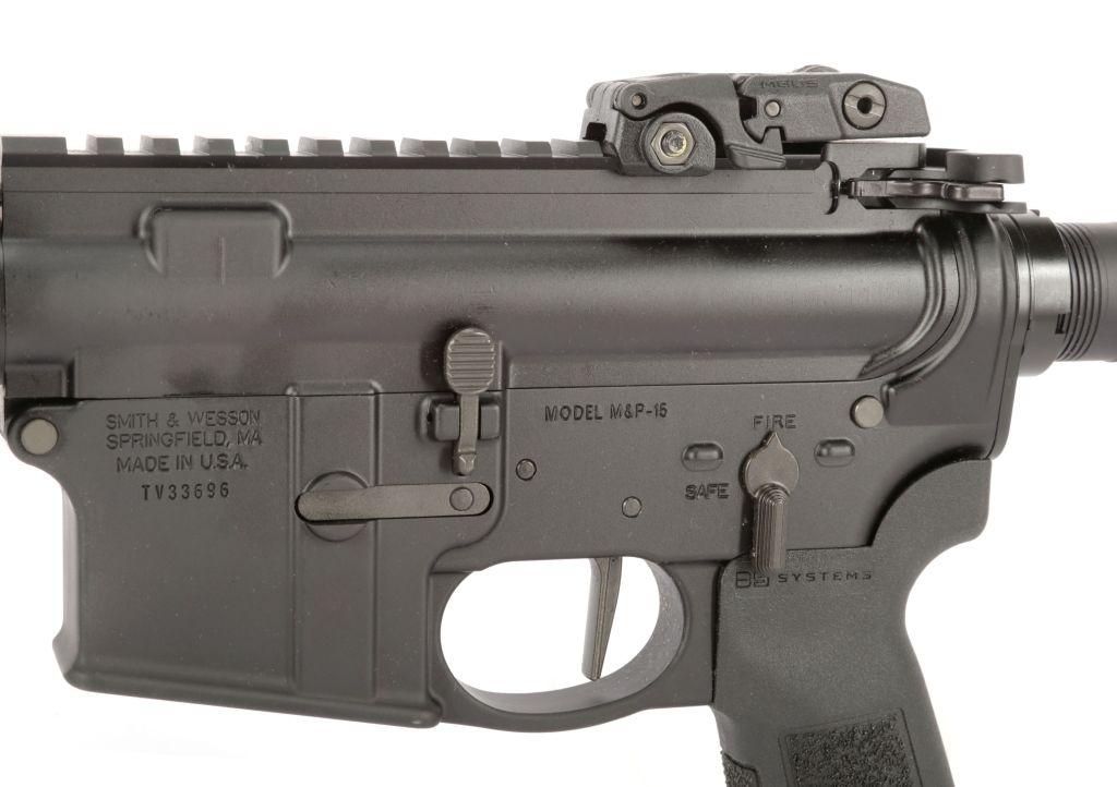 Smith & Wesson MP15 in 5.56 MM