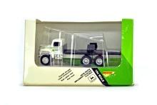 John Deere Implement Hauling Flatbed - 1:64
