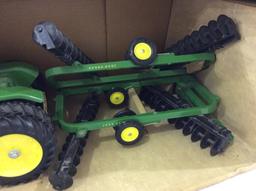 John Deere Die Cast 1/16th Scale Tractor & Disk by