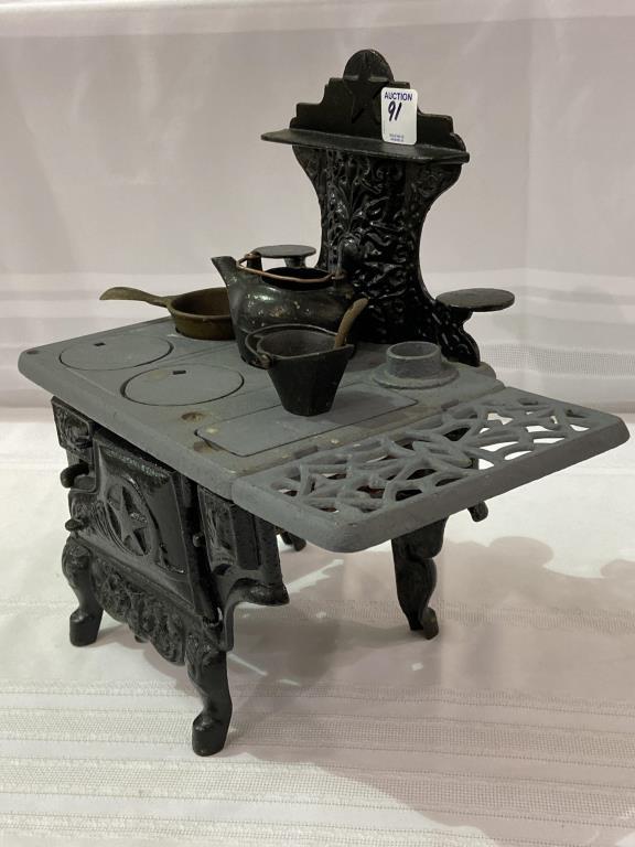 Child's Cast Iron Stove-Missing 2-Burner Covers