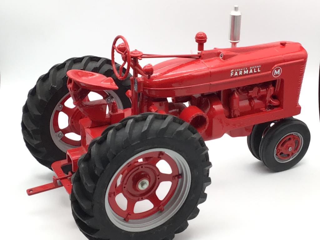 Ertl 1/8th Scale Farm Progress Show