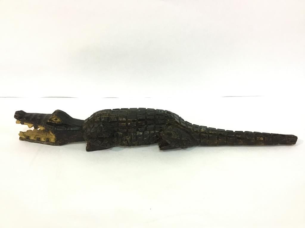 Wood Carved Alligator (30 Inches Long)