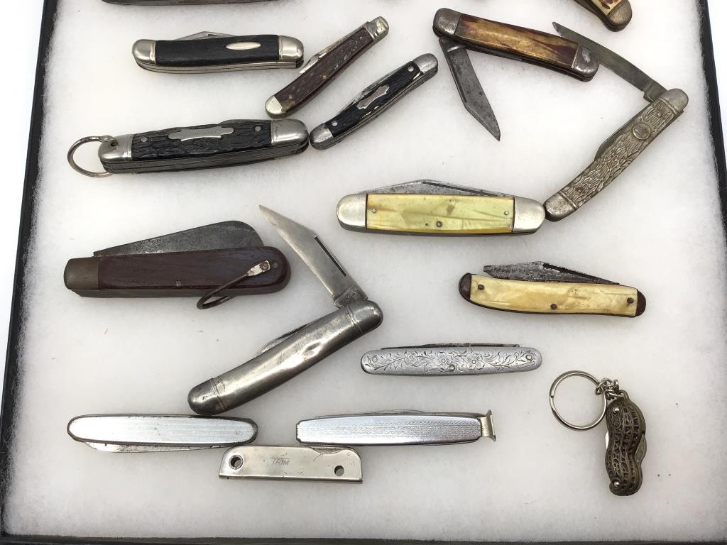 Lot of 22 Various Folding Knives Including