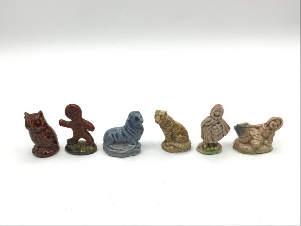 Set of 36 Miniature Various Wade English Porcelain