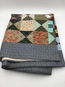 Very Nice Cinderella Pattern Quilt w/