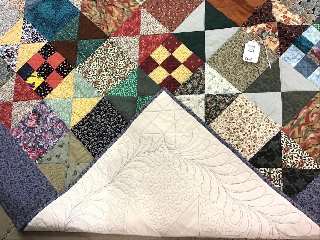 Very Nice Cinderella Pattern Quilt w/