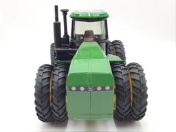John Deere 1/16 Scale Toyt Tractor-8760 4WD-1988