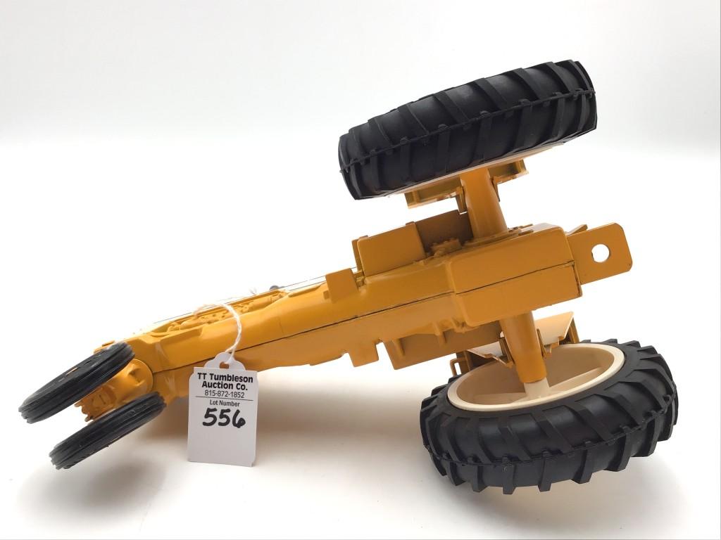 1/16 Scale Minneapolis Moline G-750 Toy Tractor