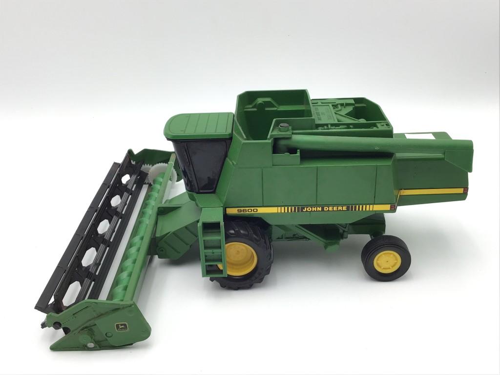 1/16 Scale John Deere 9600 Special Edition