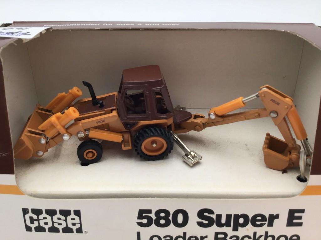 Lot of 2 Case Toys Including 850G Long Track