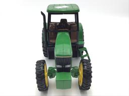 1/16 Scale John Deere 7600 Toy Tractor