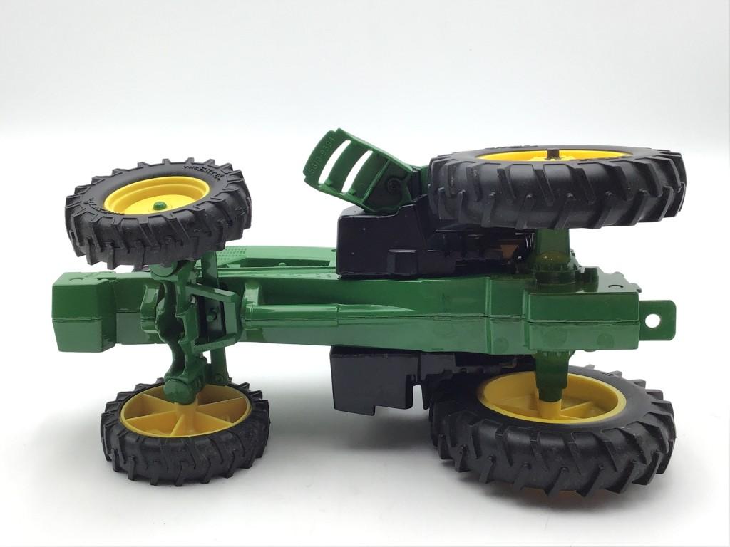 1/16 Scale John Deere 7600 Toy Tractor