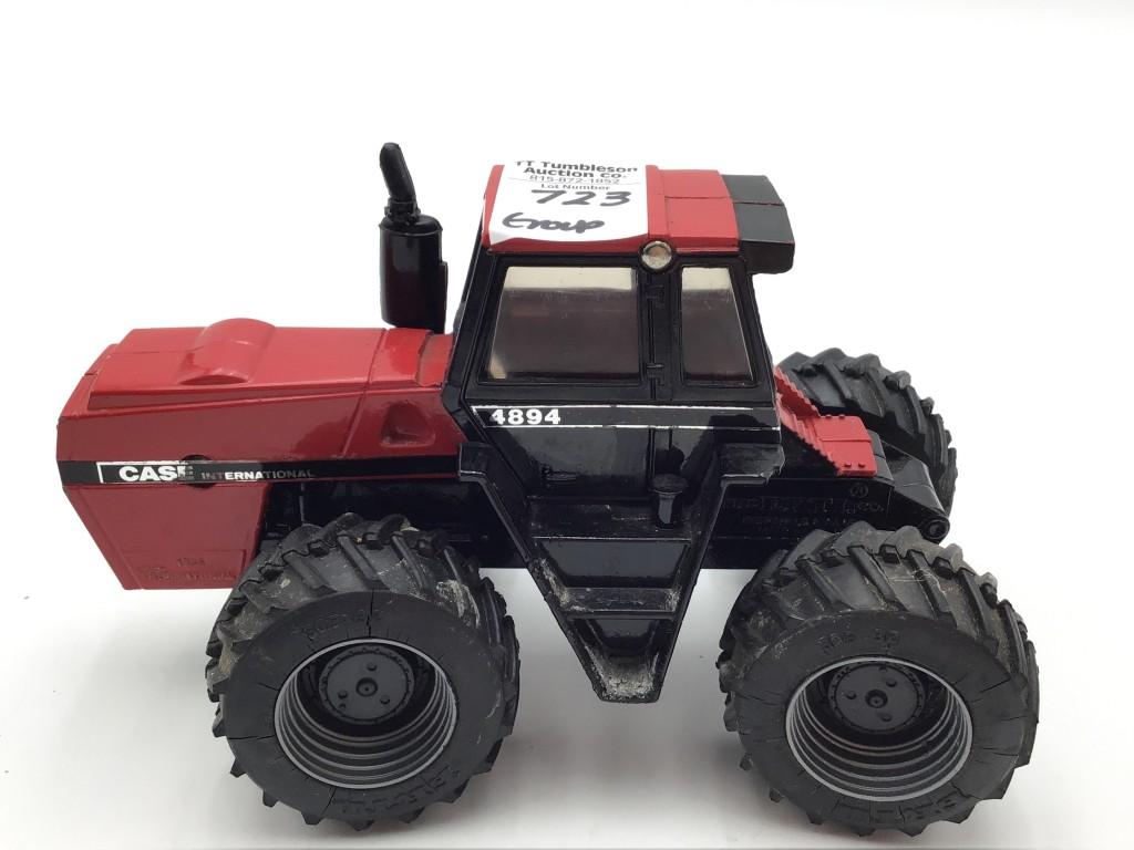 Group of Smaller Scale Case & Versatile Toy