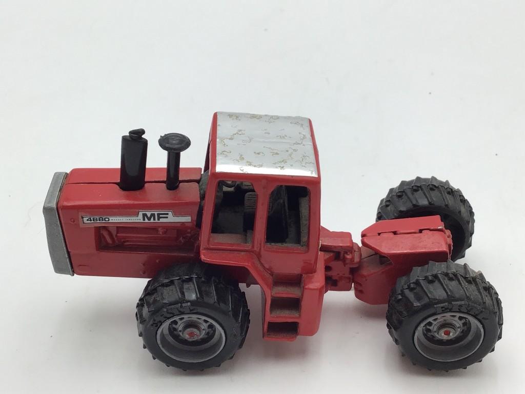 Group of Smaller Scale Case & Versatile Toy