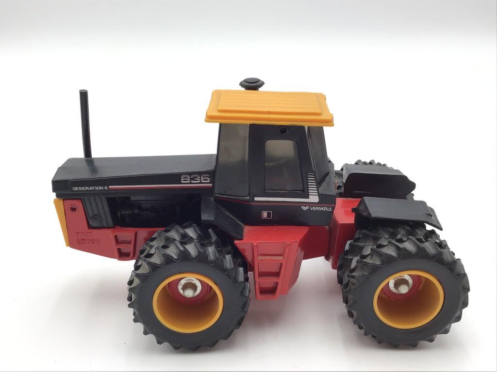 Group of Smaller Scale Case & Versatile Toy