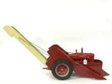 Like New Lg. 1/8 Scale McCormick Farmall