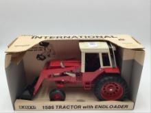 1/16 Scale International 1586 Toy Tractor w/