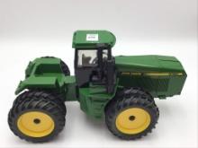 1/16 Scale John Deere 8760 Toy Tractor-