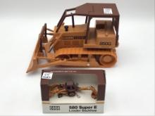 Lot of 2 Case Toys Including 850G Long Track