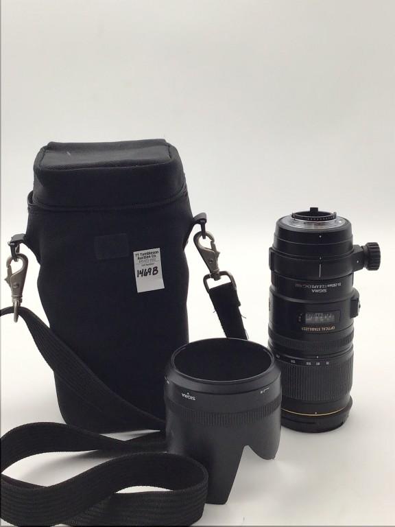 Sigma 70-200MM 1/2 8 DGHSM Zoom Lens for
