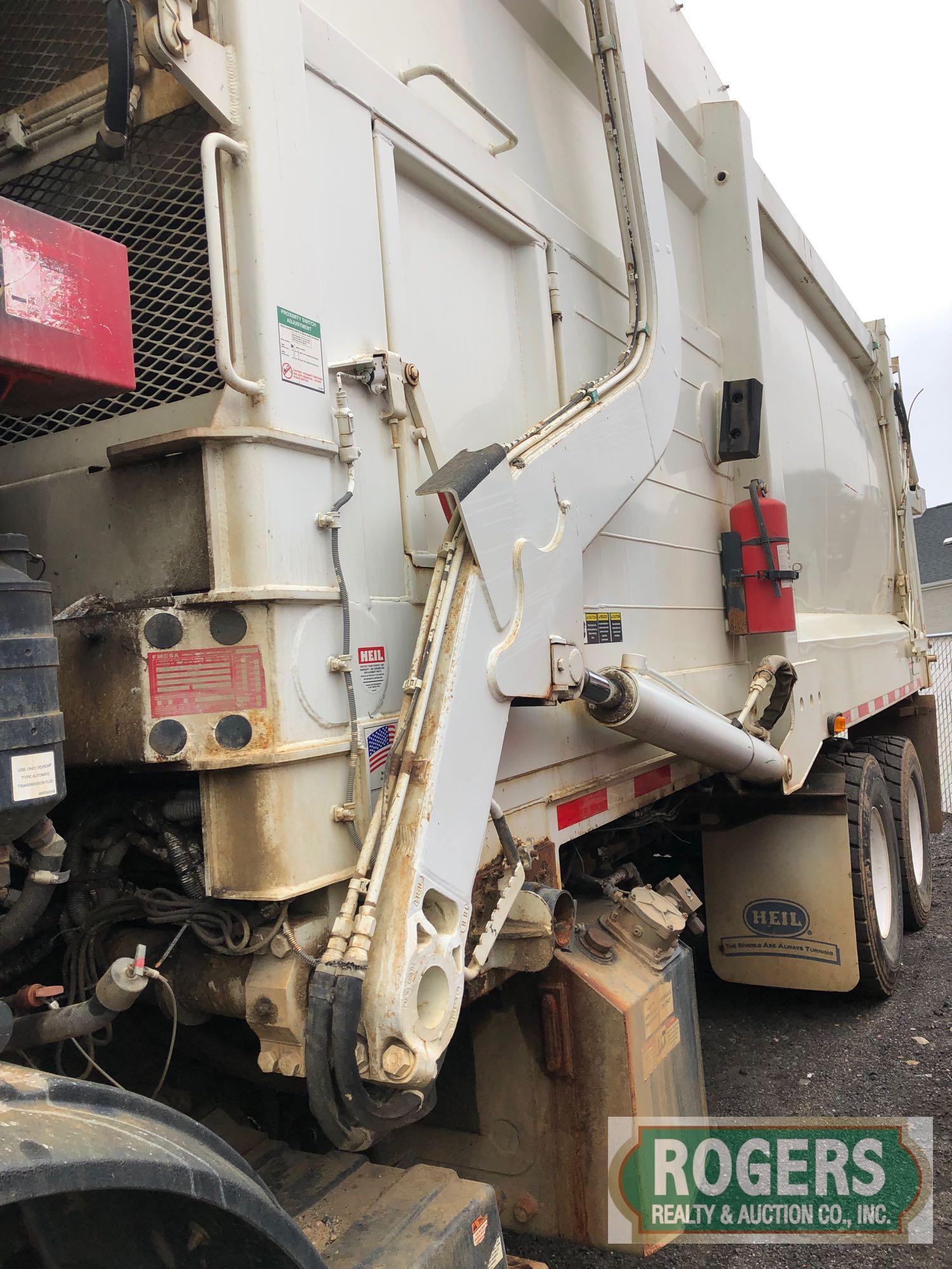 2014 - MACK FRONT LOADER REFUSE TRUCK -MRU613