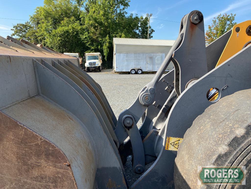 2011 VOLVO L70F WHEEL LOADER