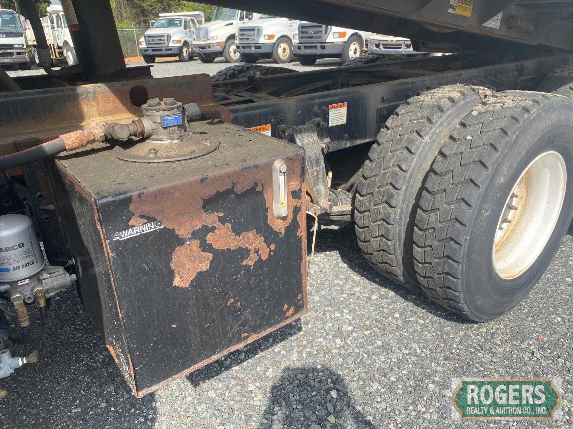2010 FREIGHTLINER M2106