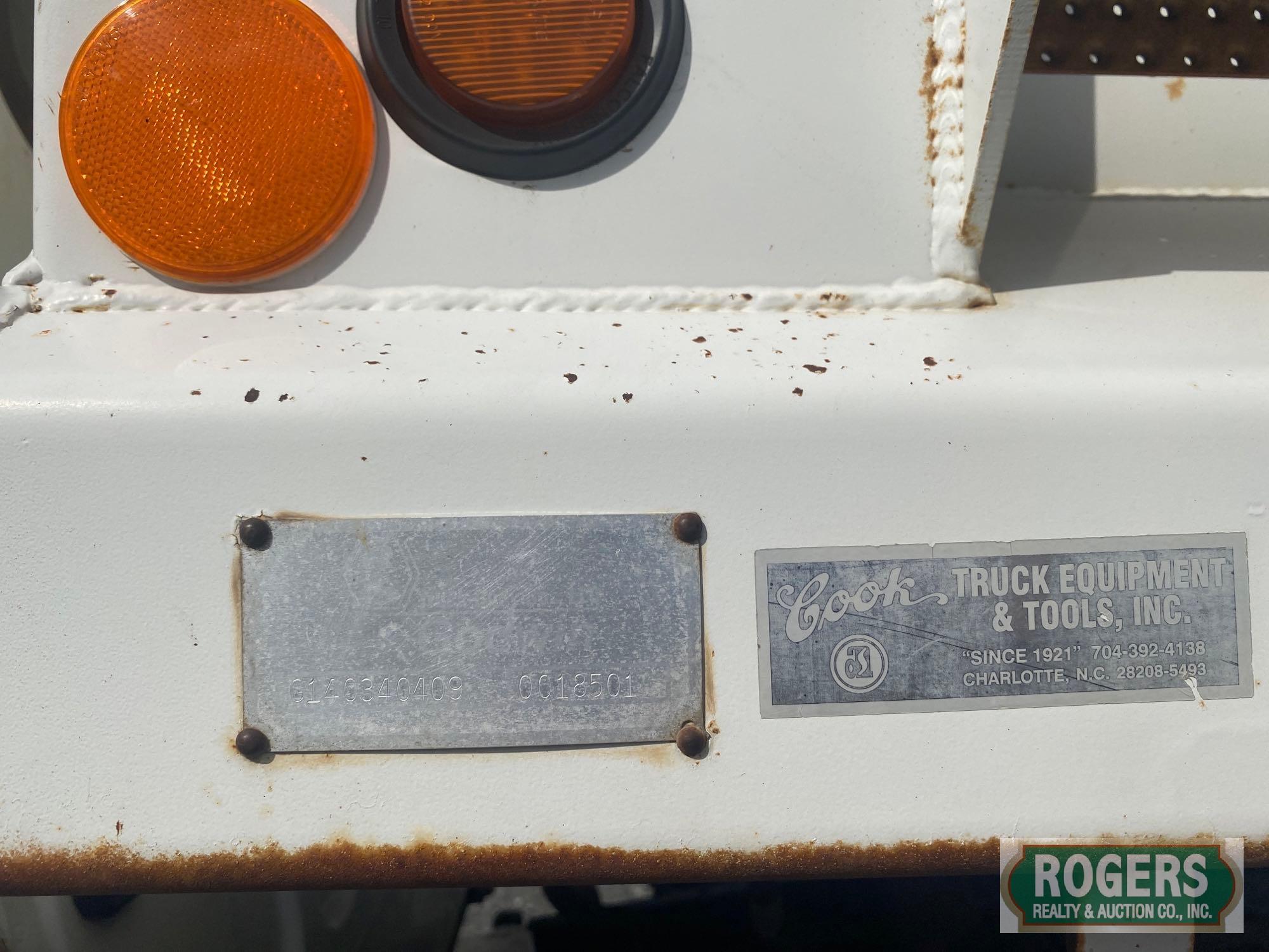 2010 FREIGHTLINER M2106