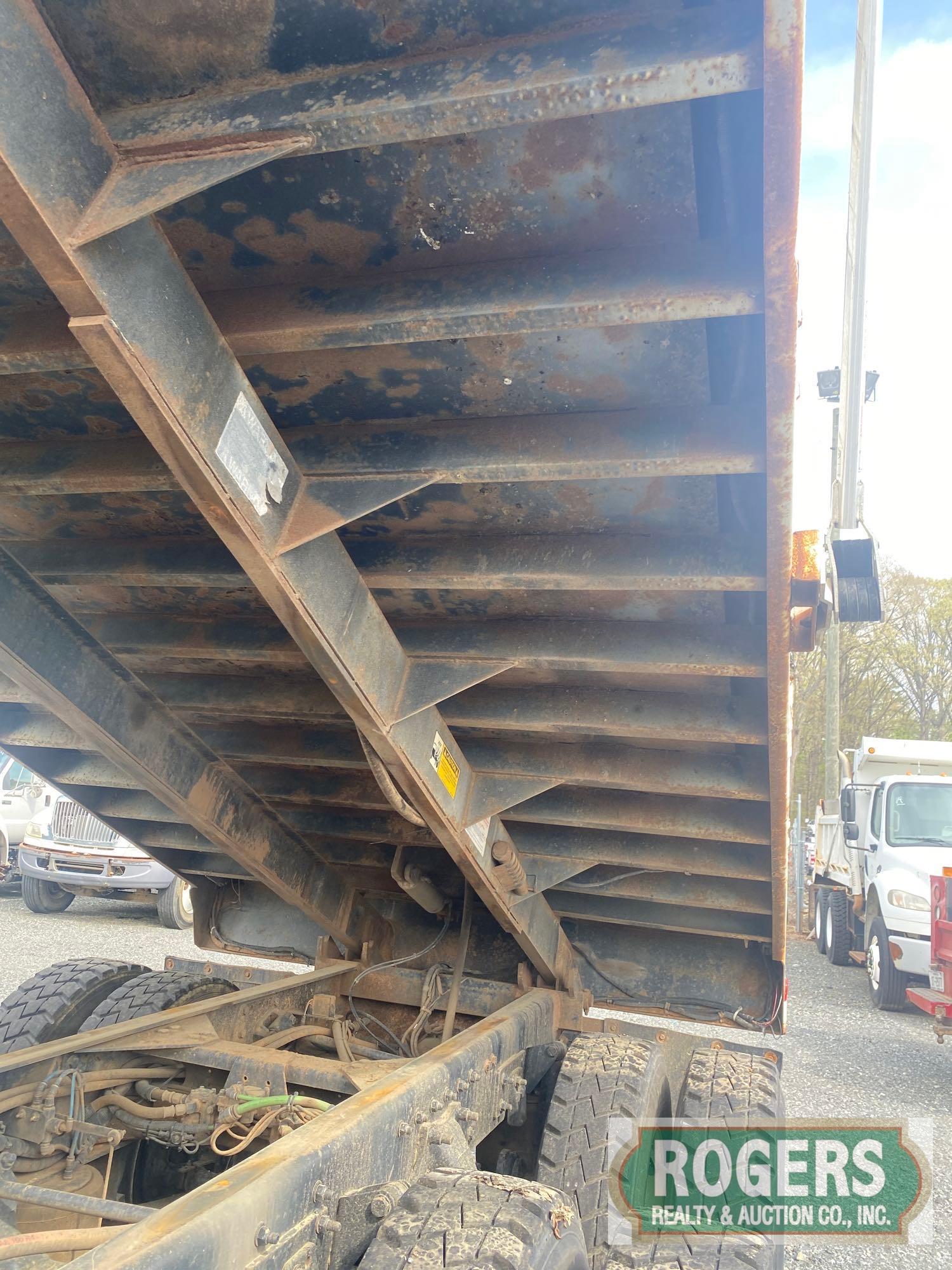 2010 FREIGHTLINER M2106